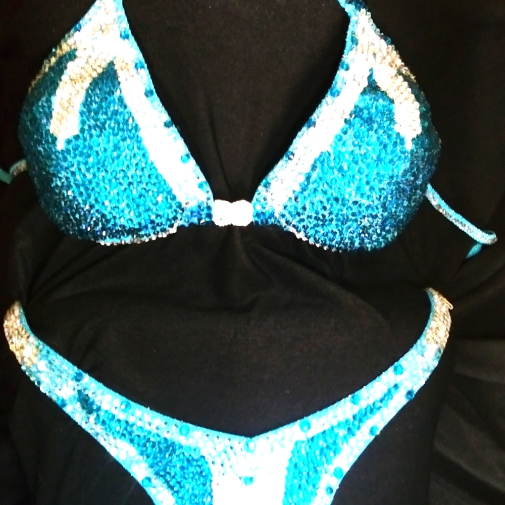 Competition Bikini - Picture 5 of 6